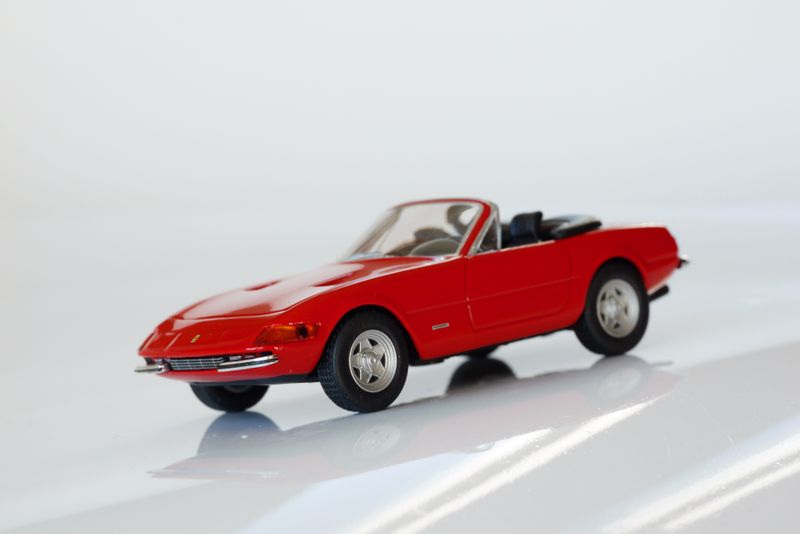 Illustration for article titled Kyosho Ferrari 5 1/64 #11 - Project Prancing Horse #12 1971 Ferrari 365 GTS/4 "Daytona"
